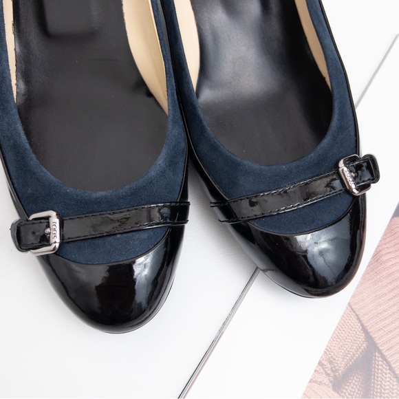 TOD’S . Navy Suede Kitten Heels - Picture 4 of 16